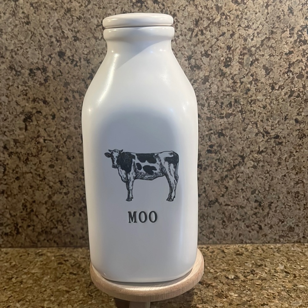 Rae Dunn Moo Carafe